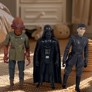Hasbro Star Wars Black Series Darth Vader, Admiral Ackbar &
Officer TRU 3pcs